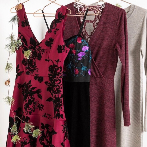 Francesca's | NWT Patrice Flocked Floral Dress - Picture 9 of 16